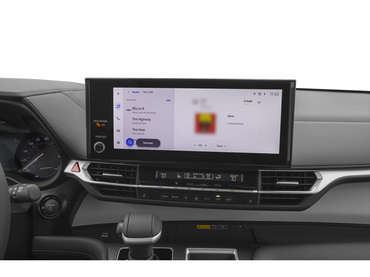 2025 Toyota Sienna XLE photo 4