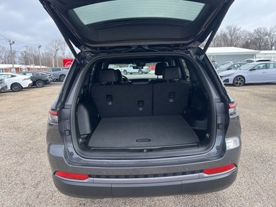 2026 Jeep Grand Cherokee Laredo