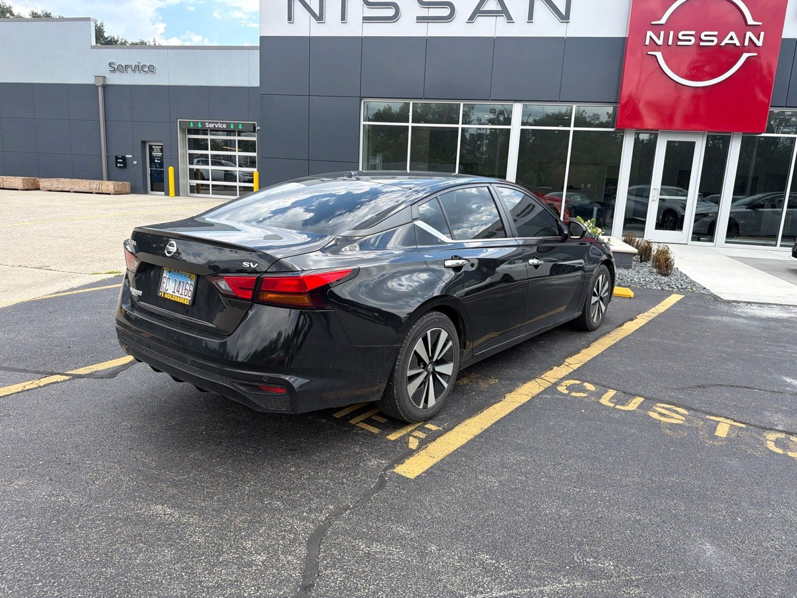 Used 2022 Nissan Altima SV with VIN 1N4BL4DV8NN397583 for sale in Centralia, IL