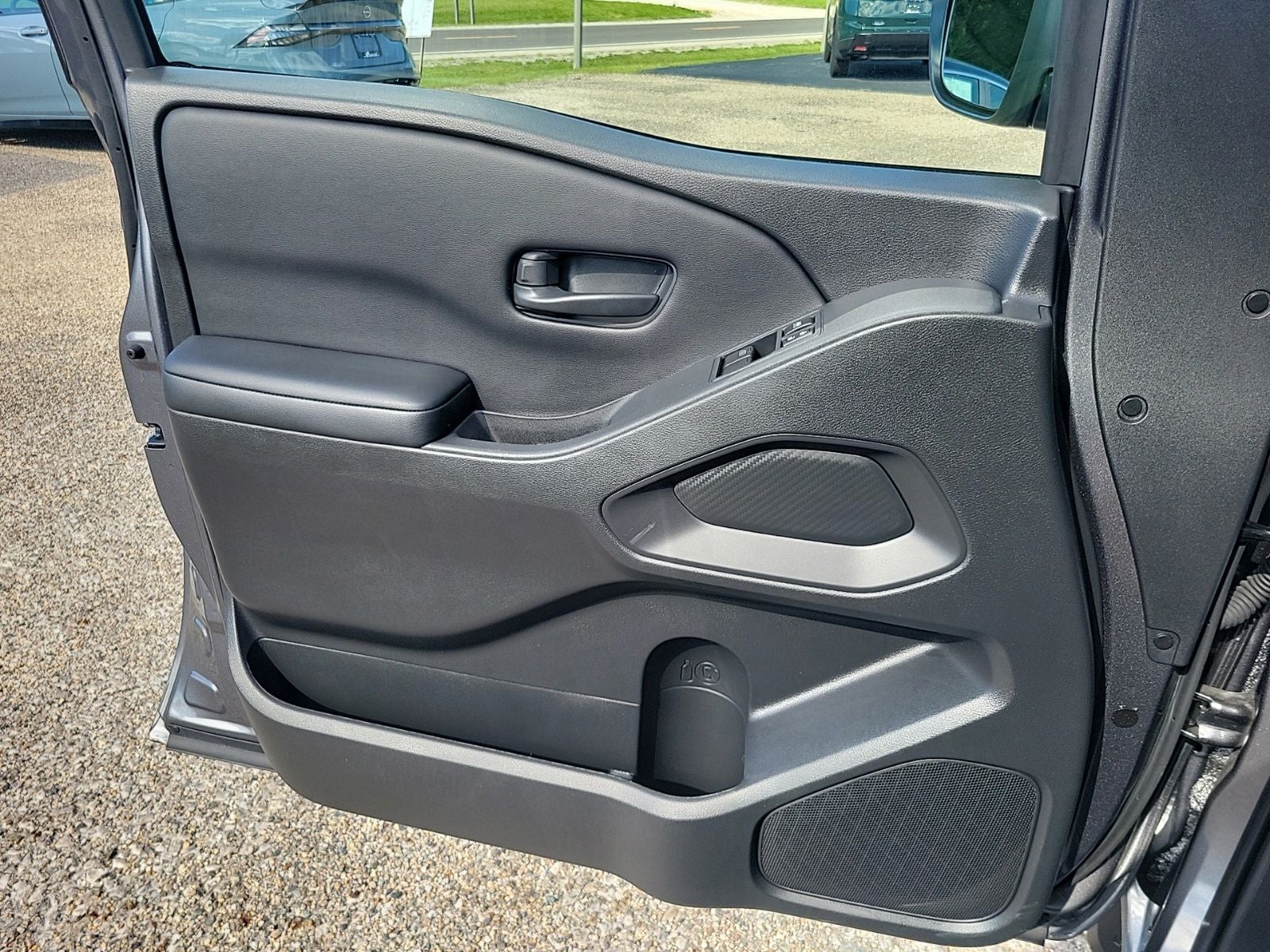 2025 Nissan Frontier S