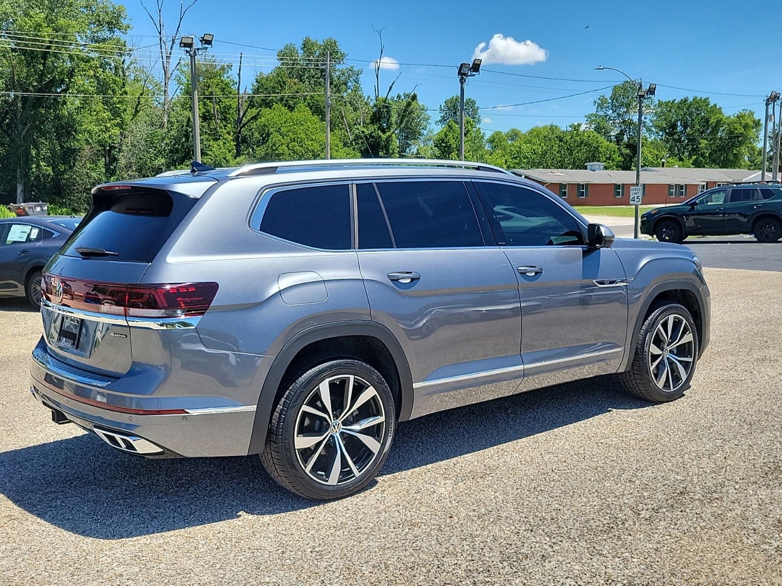 2024 Volkswagen Atlas 2.0T SEL Premium R-Line