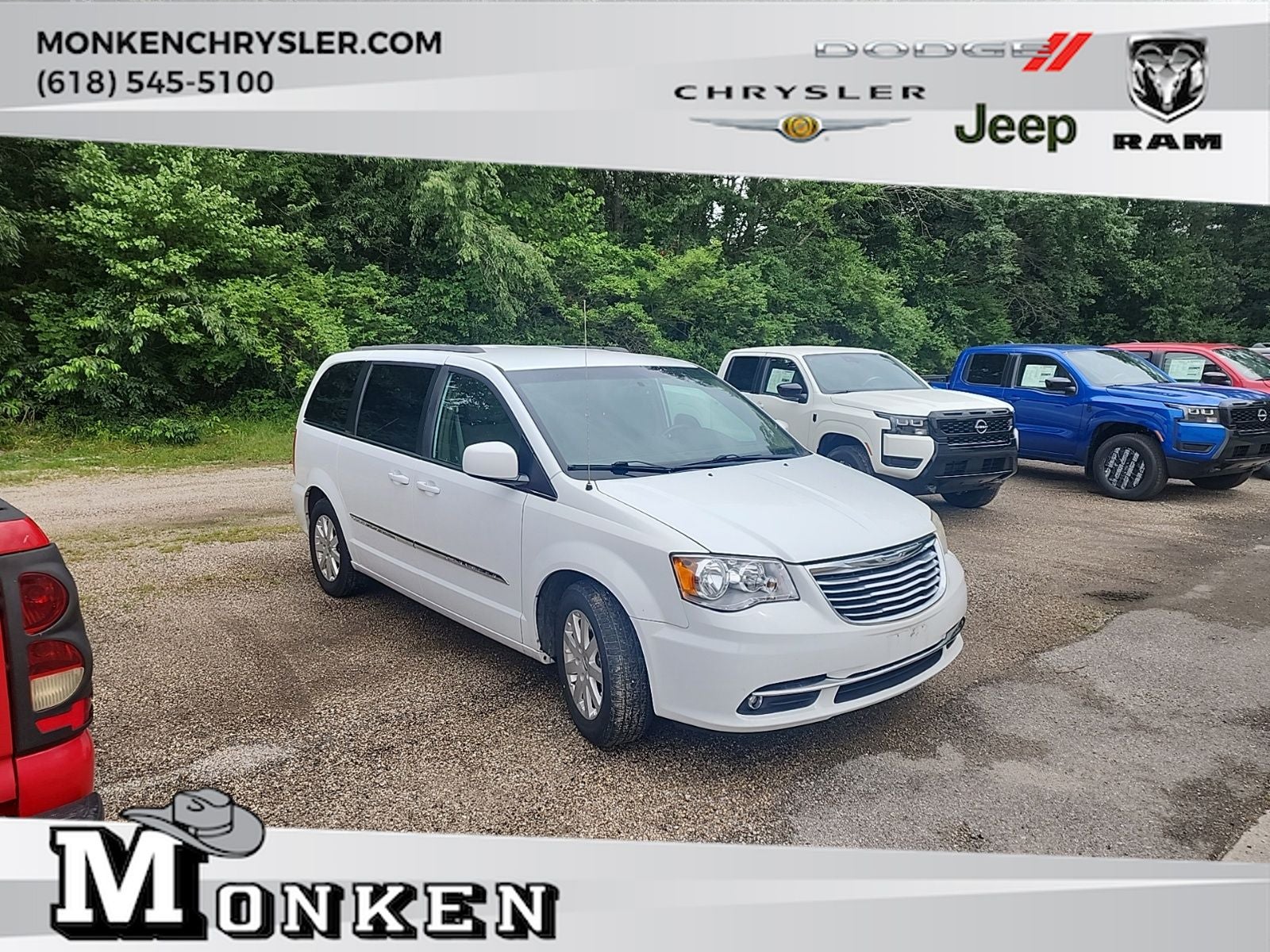2014 Chrysler Town & Country Touring's photo