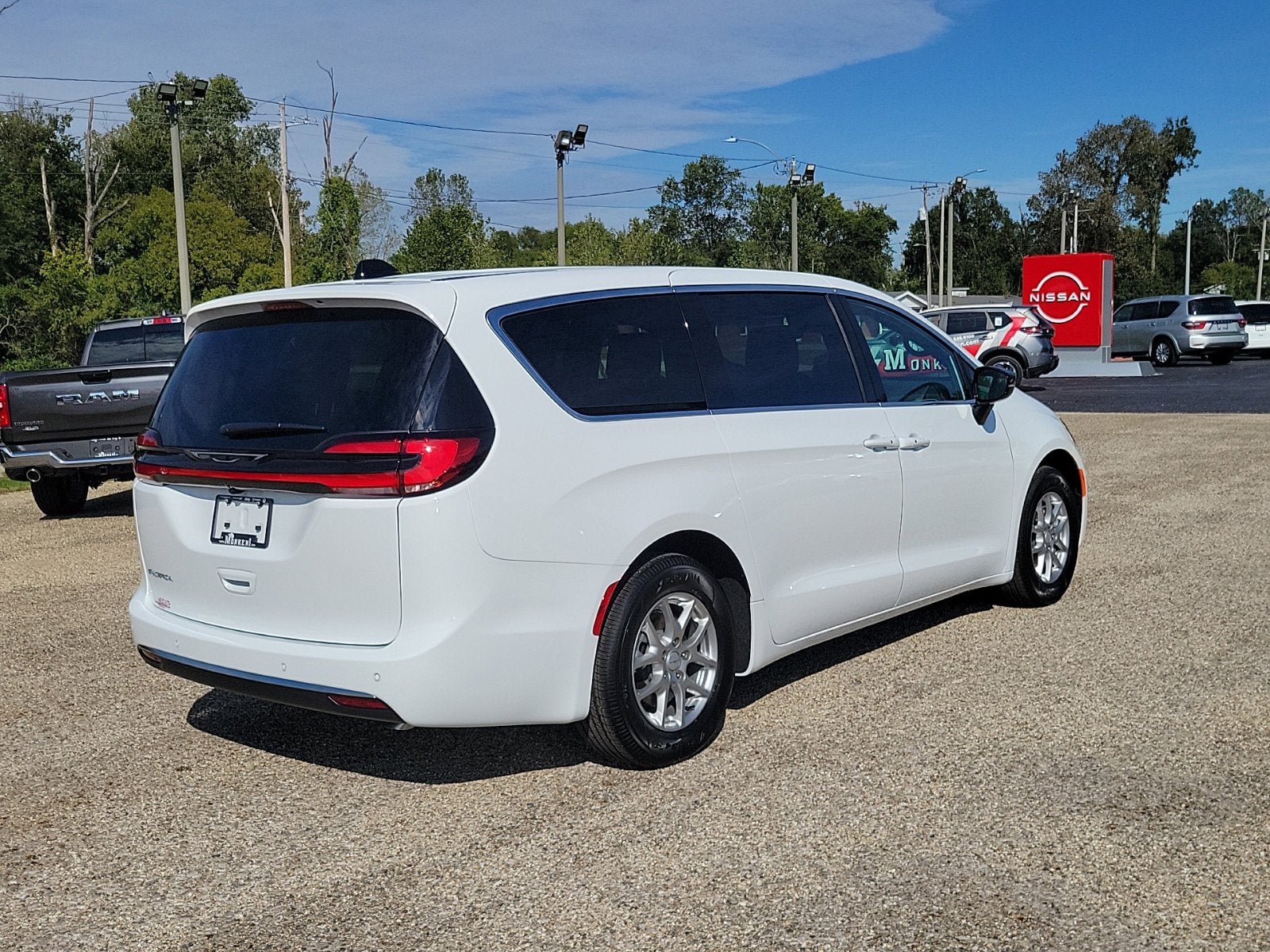 2027 Chrysler Pacifica Select