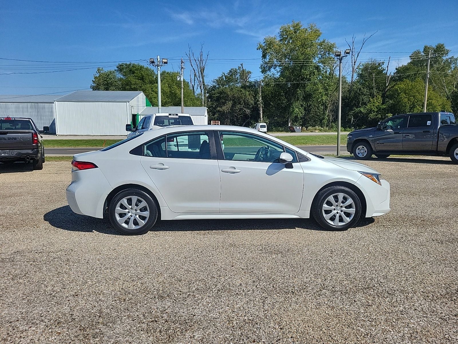Used 2022 Toyota Corolla LE with VIN 5YFEPMAE6NP309519 for sale in Centralia, IL