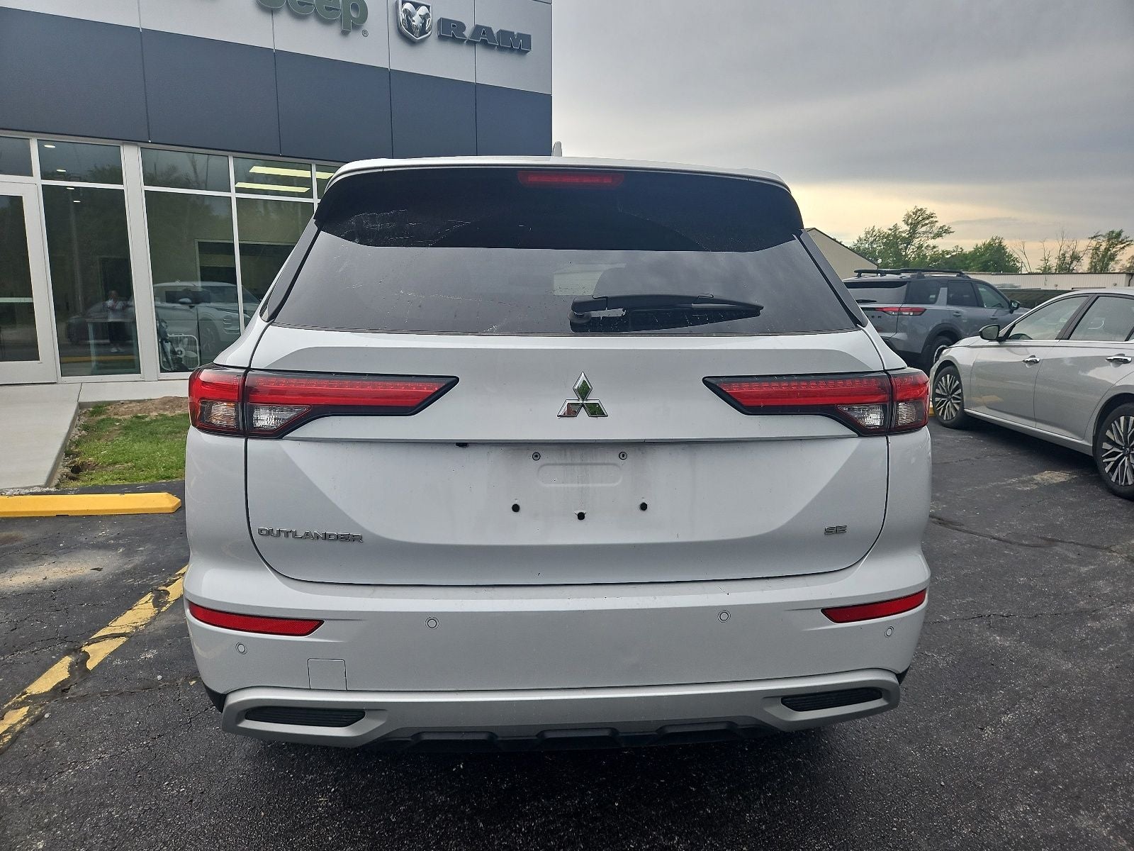 2024 Mitsubishi Outlander SE