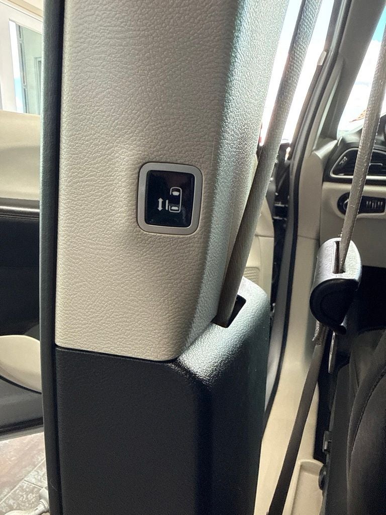 2017 Chrysler Pacifica Touring L