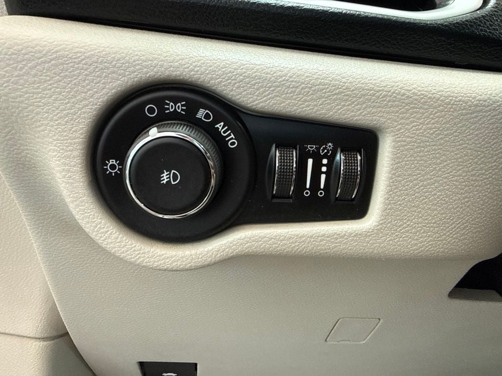 2017 Chrysler Pacifica Touring L