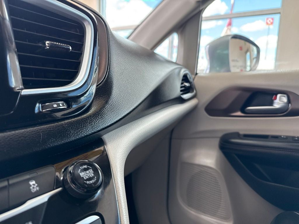 2017 Chrysler Pacifica Touring L