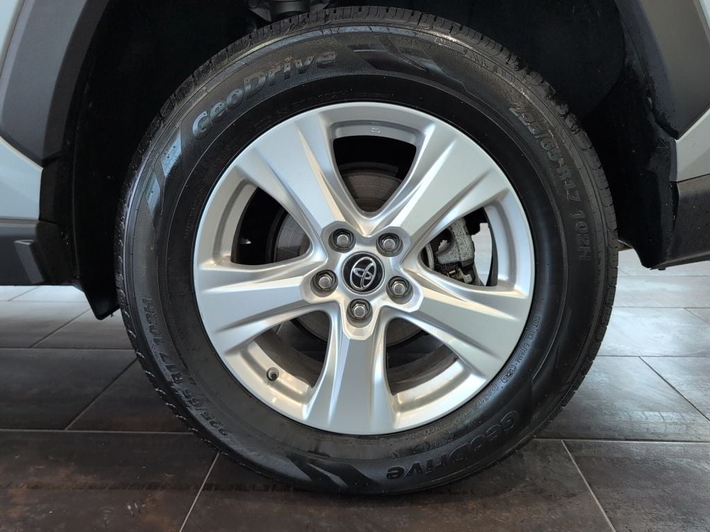 2019 Toyota RAV4 Hybrid XLE