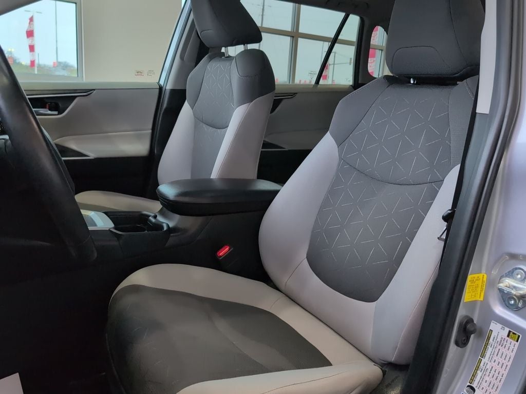 2019 Toyota RAV4 Hybrid XLE