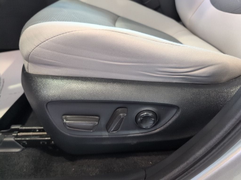 2019 Toyota RAV4 Hybrid XLE