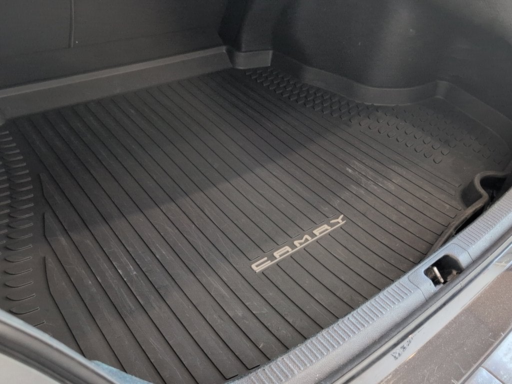 2020 Toyota Camry Hybrid SE