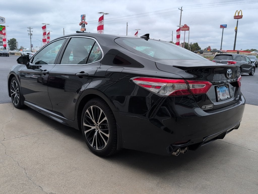 2020 Toyota Camry Hybrid SE