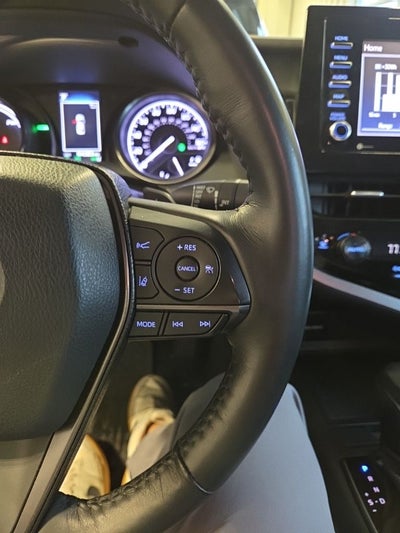 2022 Toyota Camry Hybrid SE