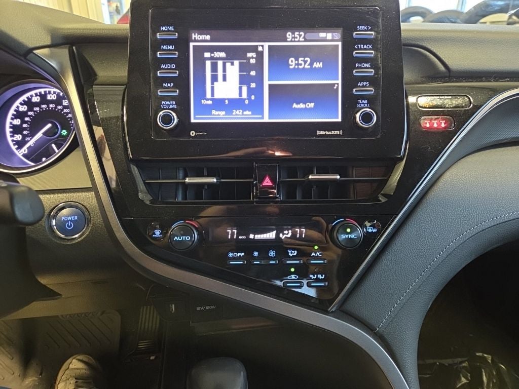 2022 Toyota Camry Hybrid SE