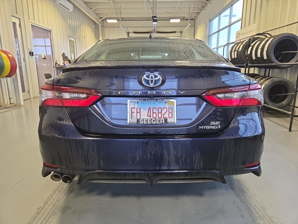 2022 Toyota Camry Hybrid SE