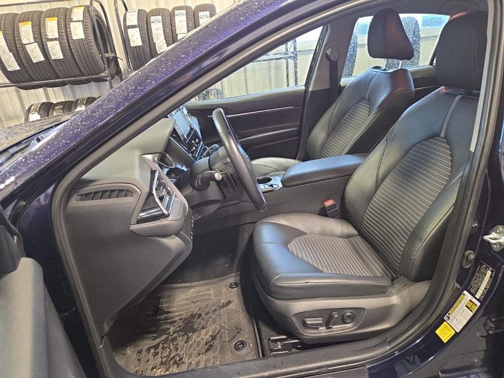 2022 Toyota Camry Hybrid SE