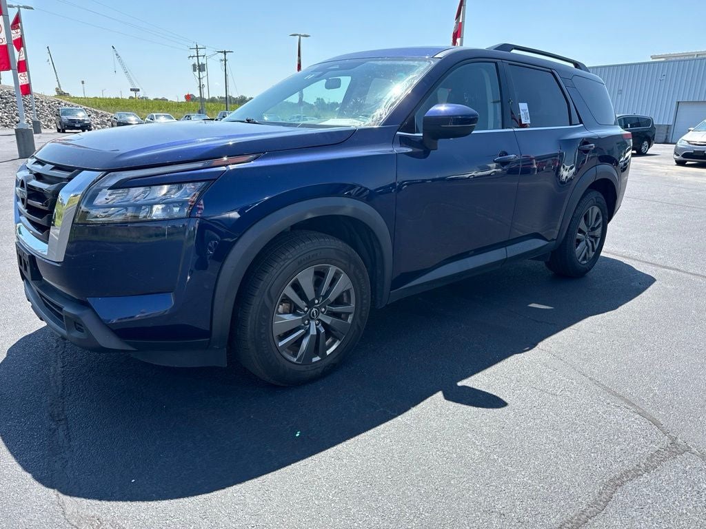 2024 Nissan Pathfinder SV