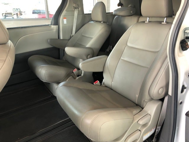 2019 Toyota Sienna XLE