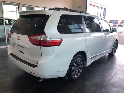 2019 Toyota Sienna XLE