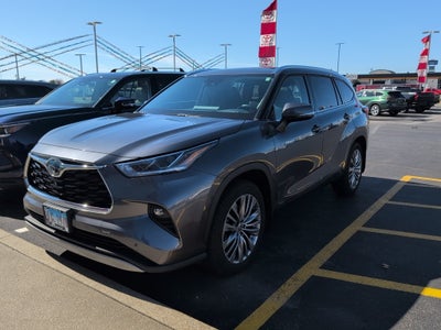 2021 Toyota Highlander Hybrid Platinum