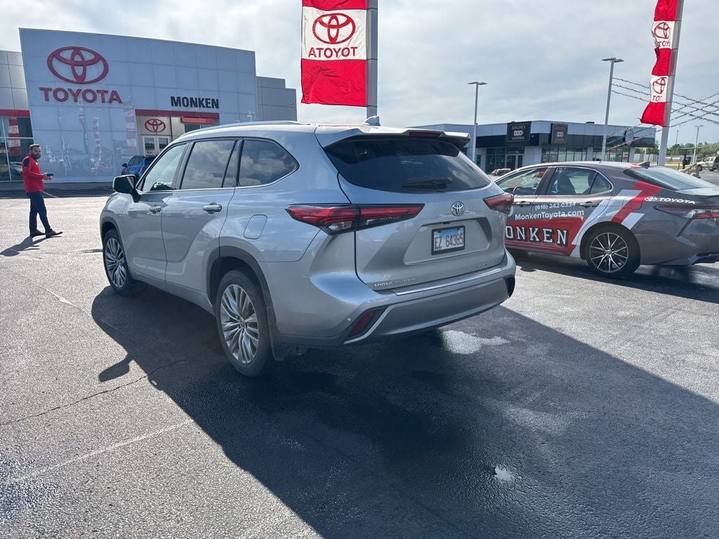 2022 Toyota Highlander Platinum