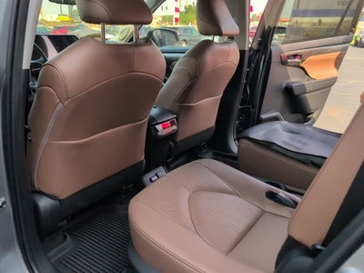 2025 Toyota Highlander Hybrid Limited 25th Edition