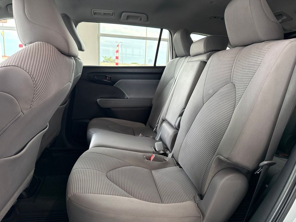 2024 Toyota Highlander LE