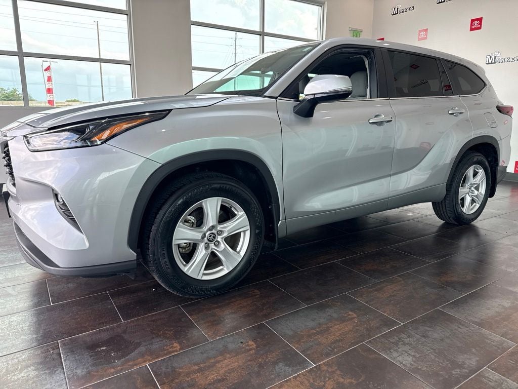 2024 Toyota Highlander LE