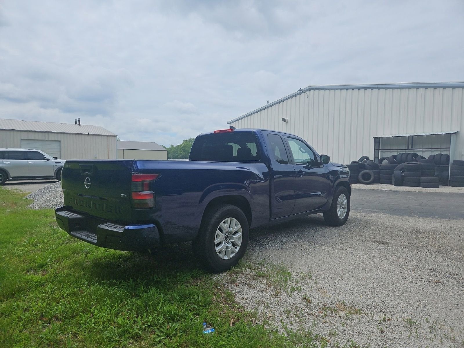 2023 Nissan Frontier SV
