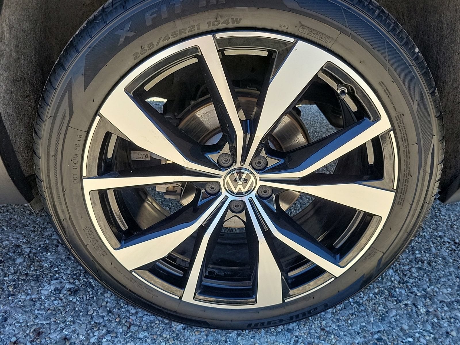 2024 Volkswagen Atlas 2.0T SEL Premium R-Line