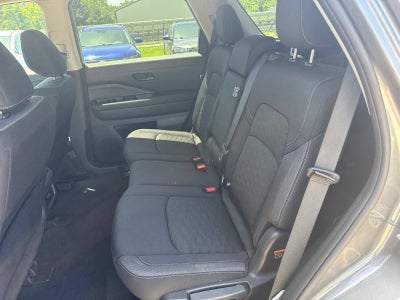 2024 Nissan Pathfinder SV